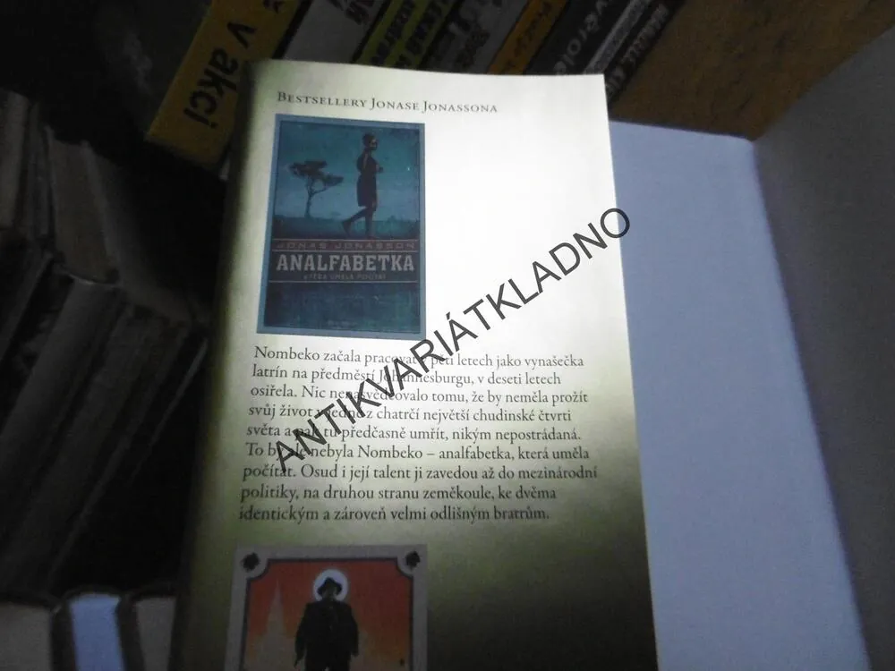 SLADKÁ POMSTA, JONAS JONASSON, **an