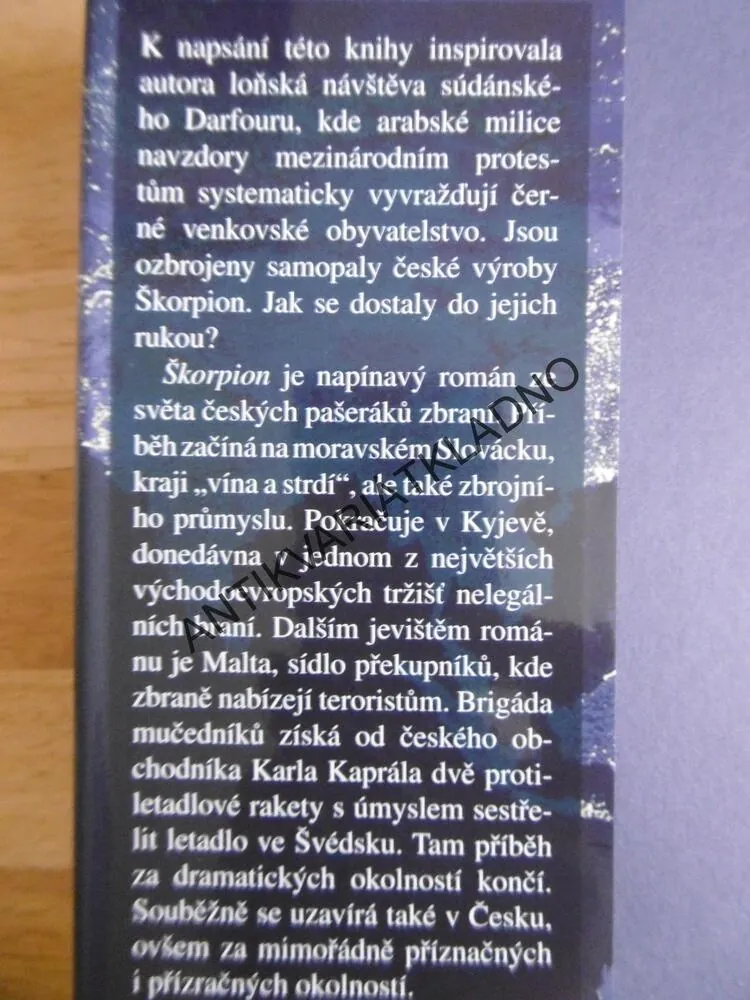 ŠKORPION, DENNIS KANE, **an