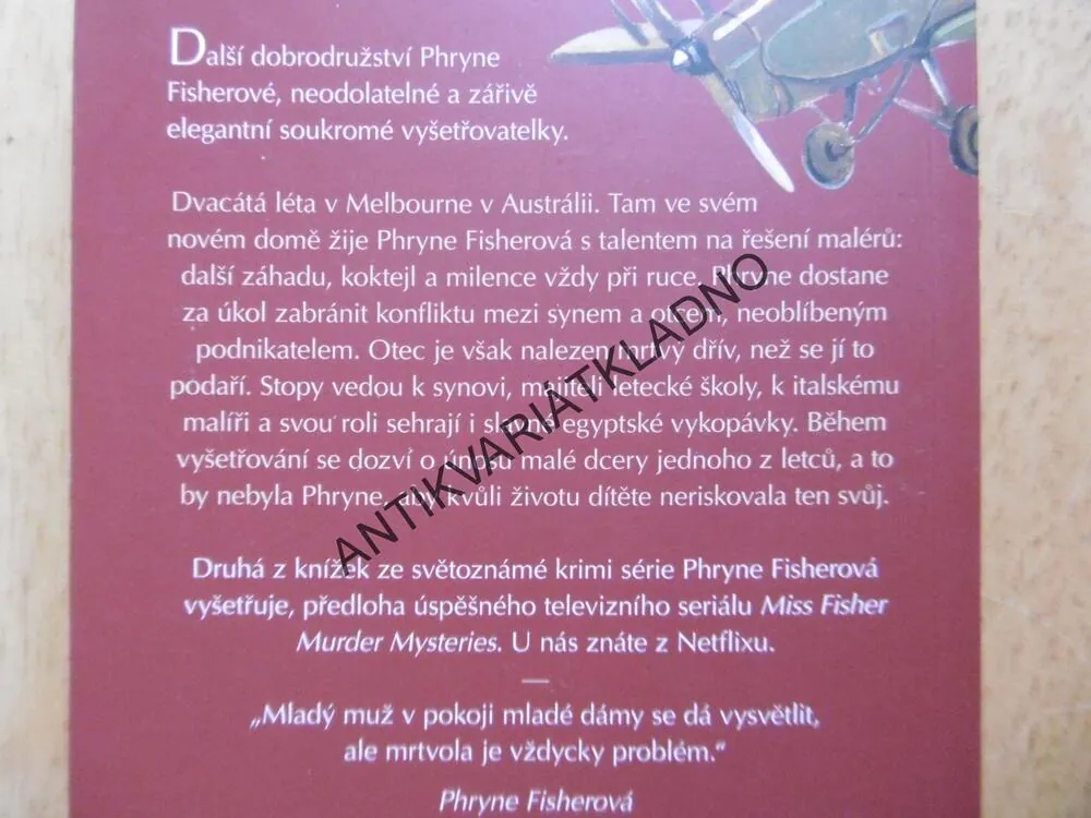 PŘÍLIŠ VYSOKÝ LET, KERRY GREENWOODOVÁ, **an