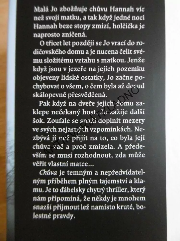 CHŮVA, GILLY MACMILLANOVÁ, **an