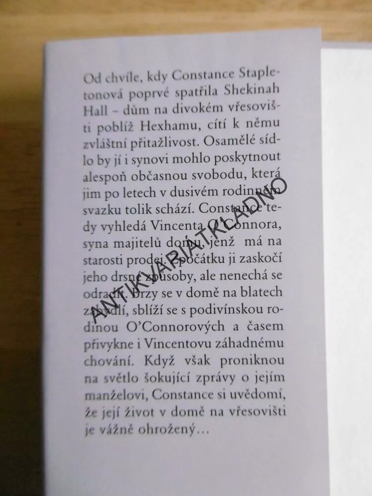 DŮM NA VŘESOVIŠTI, CATHERINE COOKSONOVÁ, **an