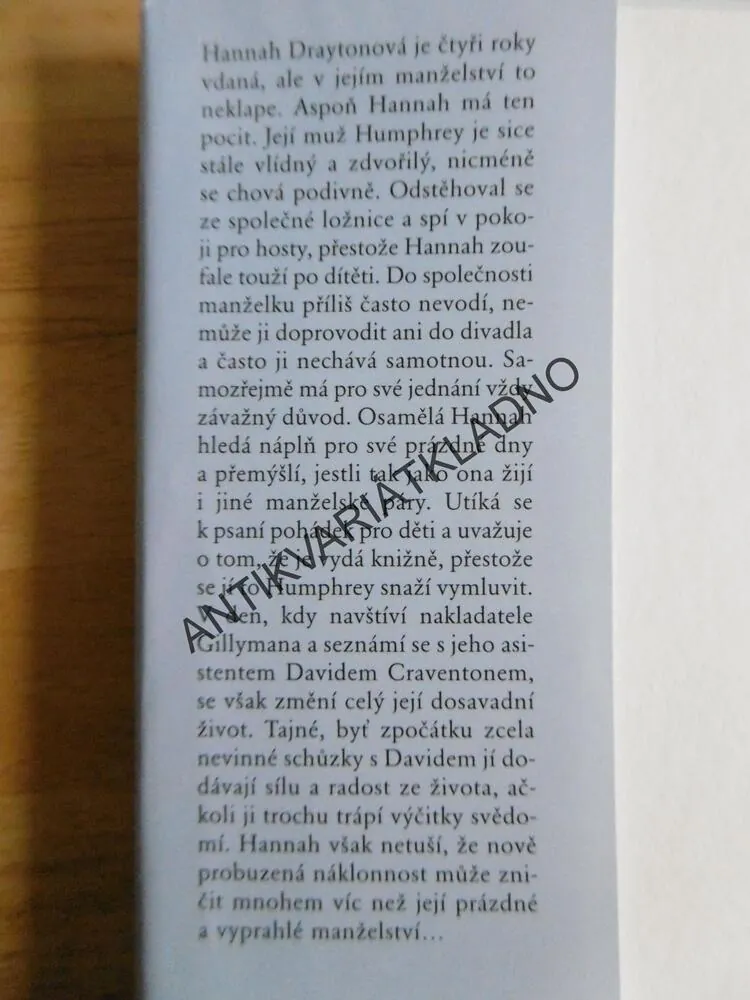 TAJNÉ SCHŮZKY, CATHERINE COOKSONOVÁ, **an