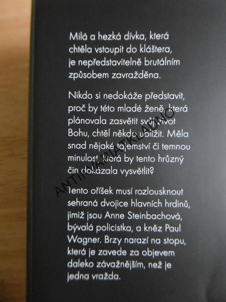SLZY MRTVÉ JEPTIŠKY, ROXANN HILL, **an