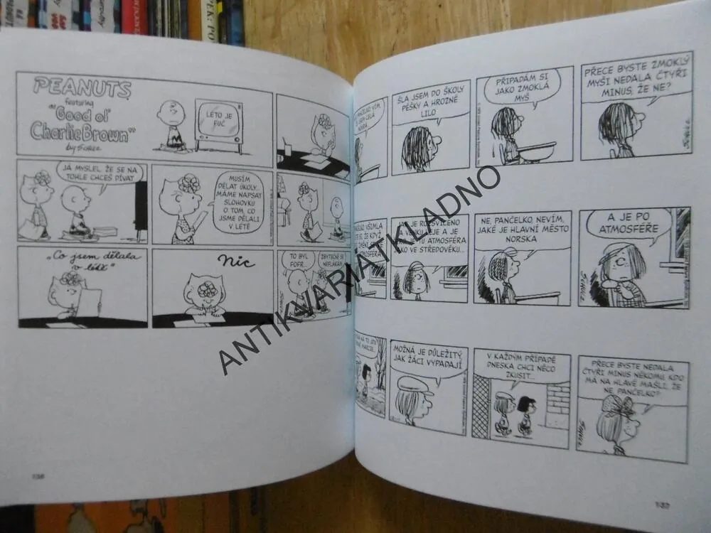 SVĚT PODLE SNOOPYHO, PEANUTS, CHARLES M. SCHULZ, **an