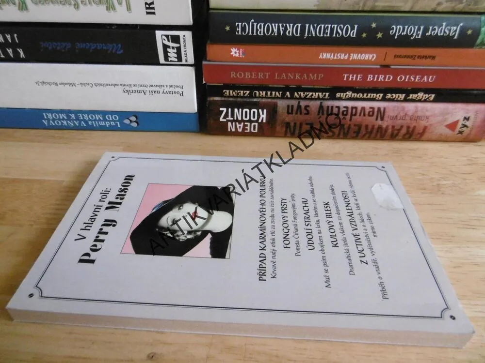 PŘÍPAD KARMÍNOVÉHO POLIBKU A JINÉ POVÍDKY, ERLE STANLEY GERDNER, **an