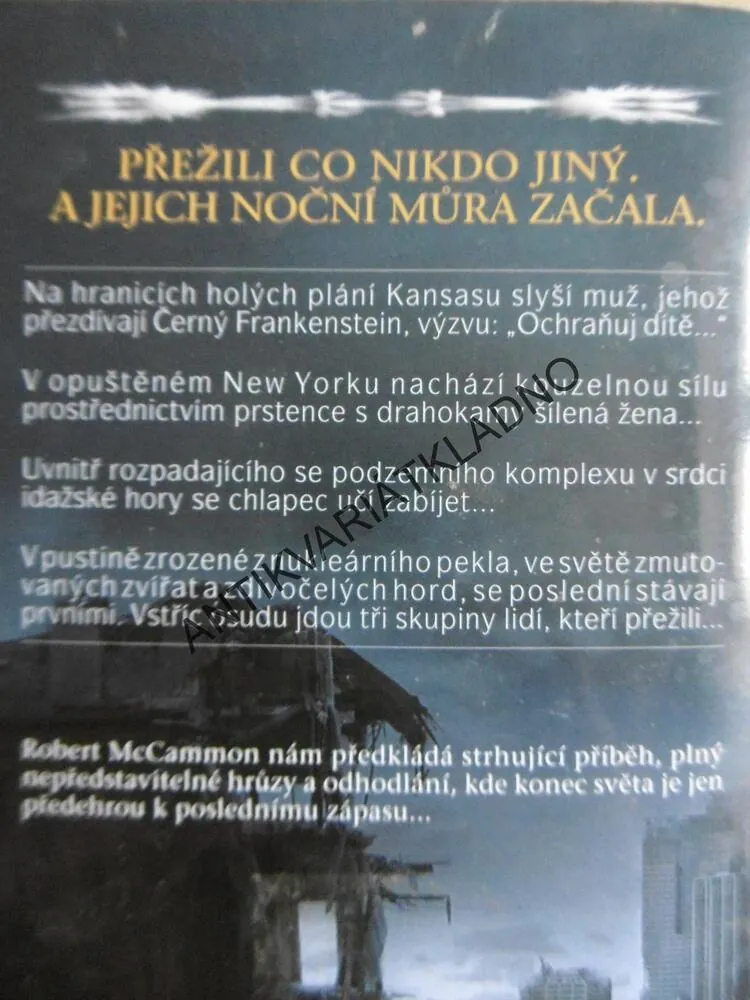 MASKY APOKALYPSY, ROBERT MCCAMMON, **an