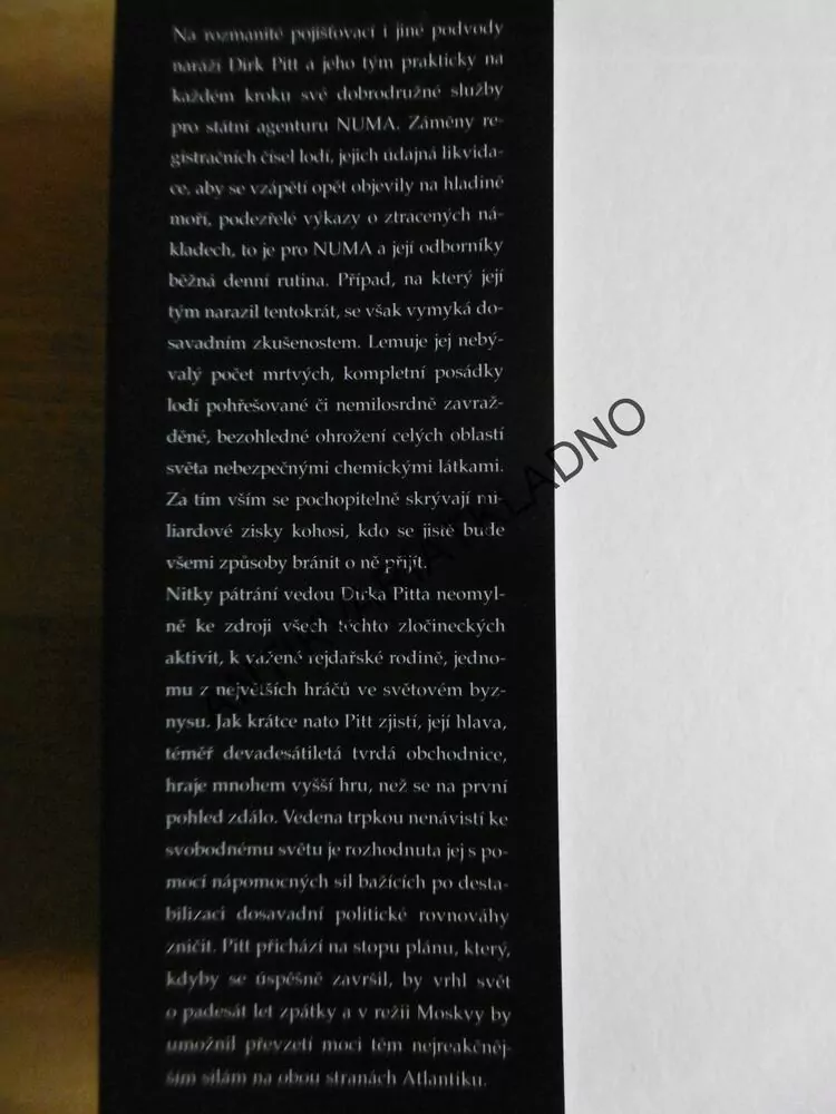 HŘBITOV POD HLADINOU, CLIVE CUSSLER, **an