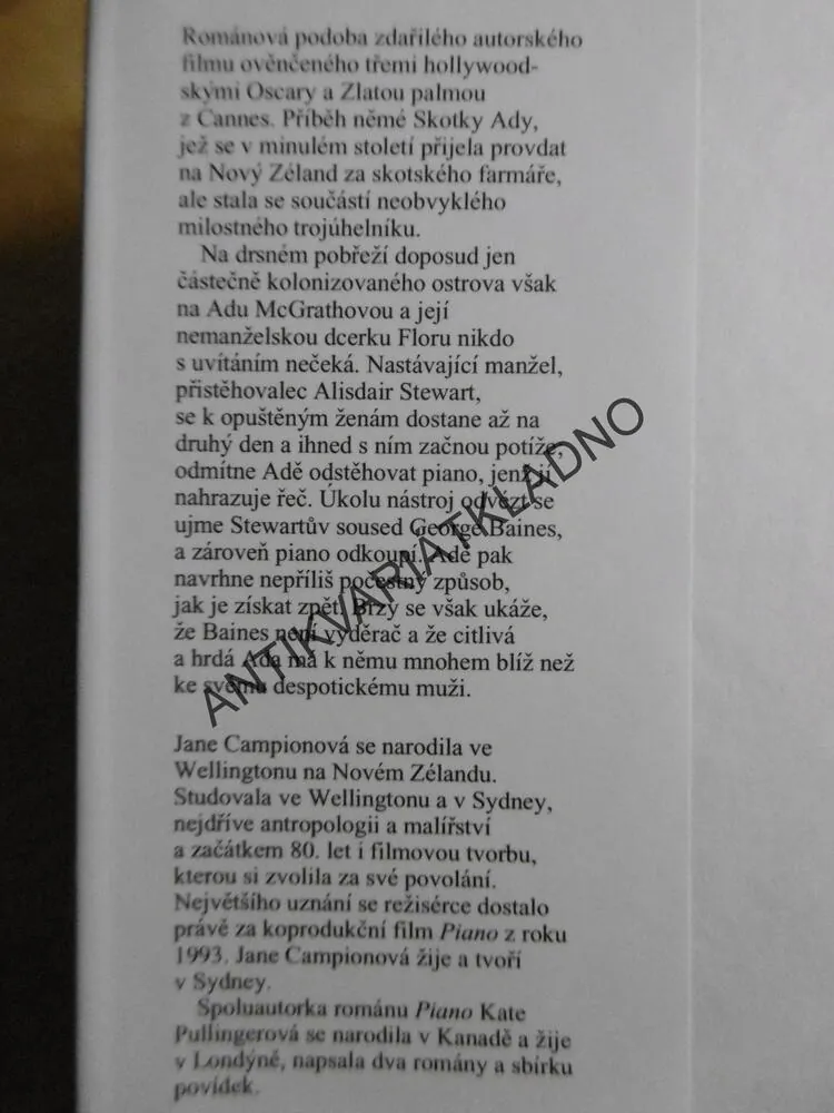 PIANO, JANE CAMPIONOVÁ, KATE PULLINGEROVÁ, **an
