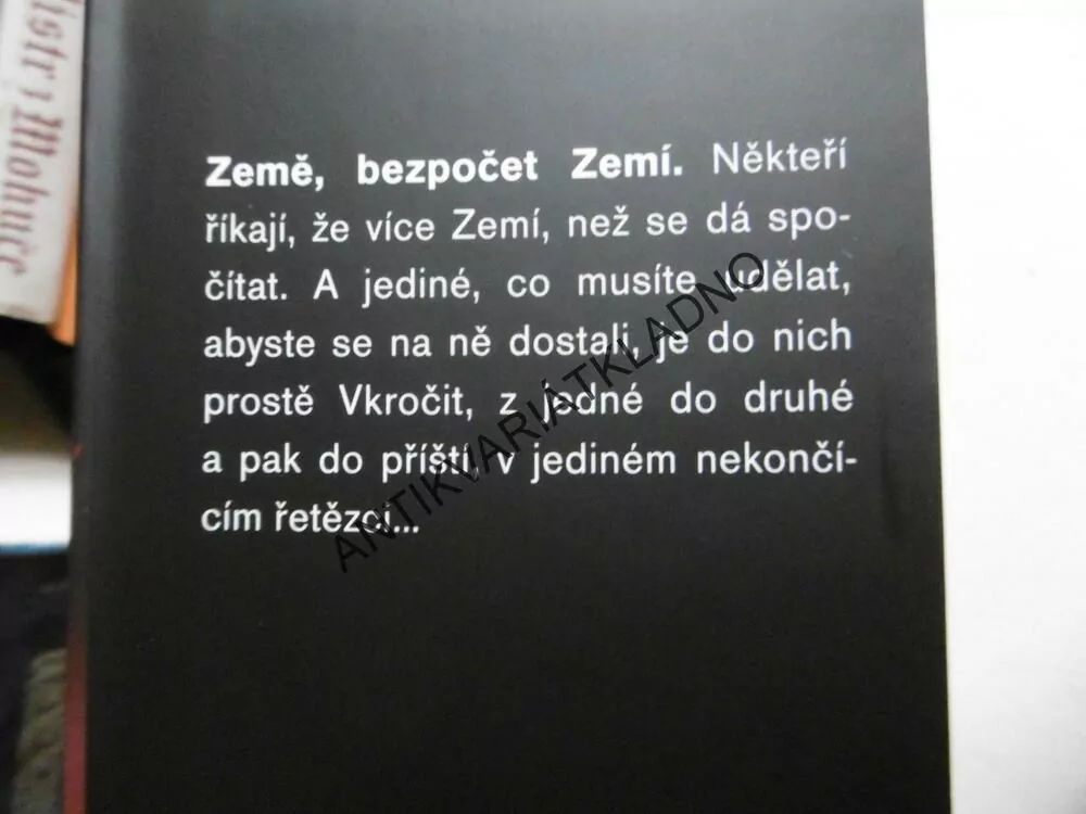 DLOUHÁ VÁLKA, TERRY PRATCHETT, STEPHEN BAXTER, **an