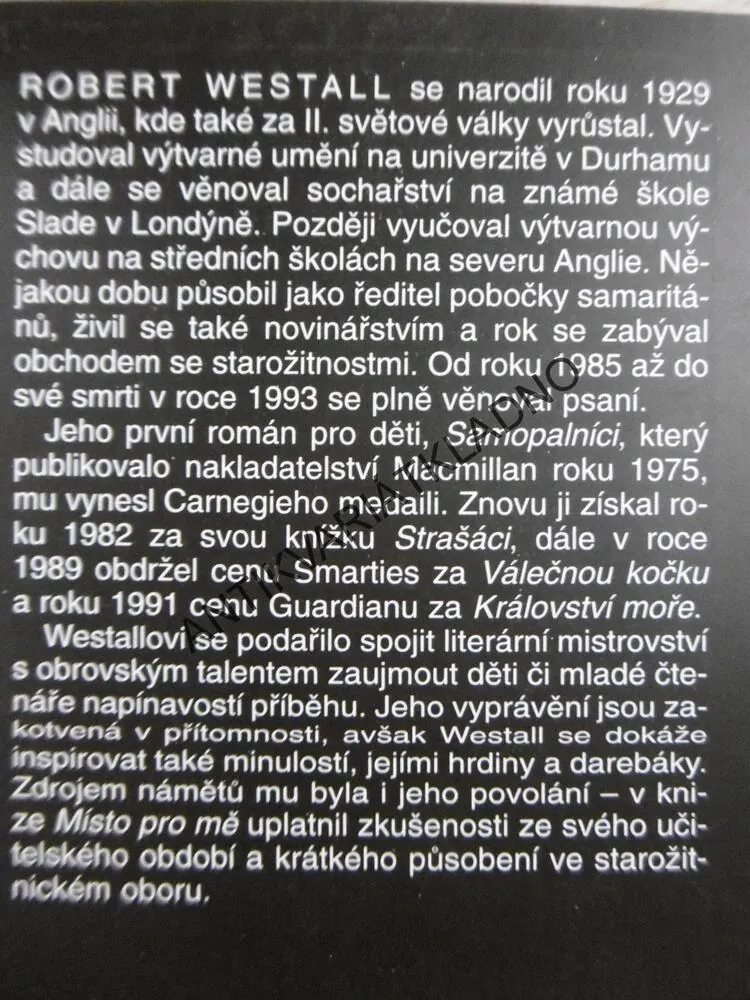 MÍSTO PRO MĚ, ROBERT WESTALL, **an