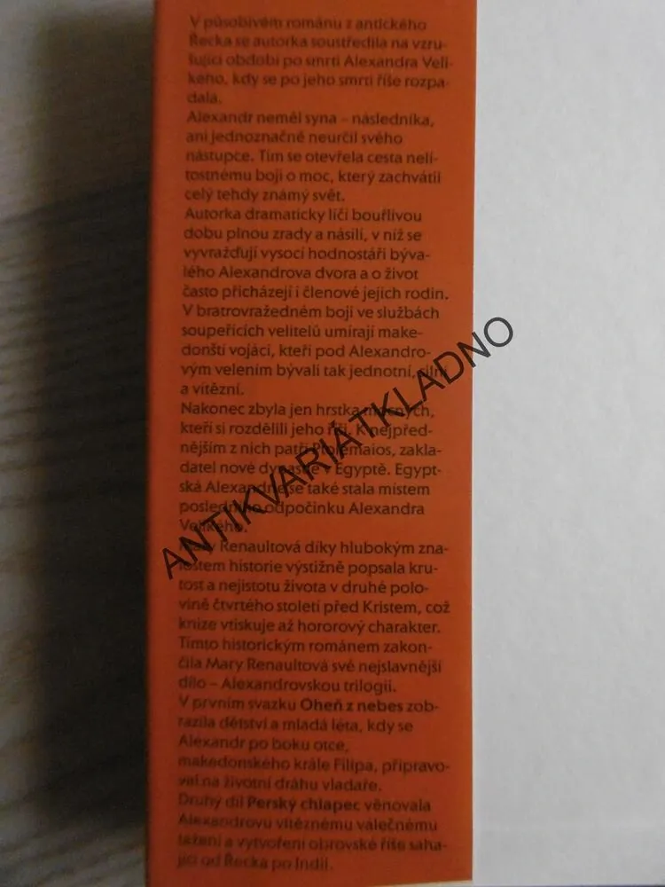 POHŘEBNÍ HRY, MARY RENAULTOVÁ, **an