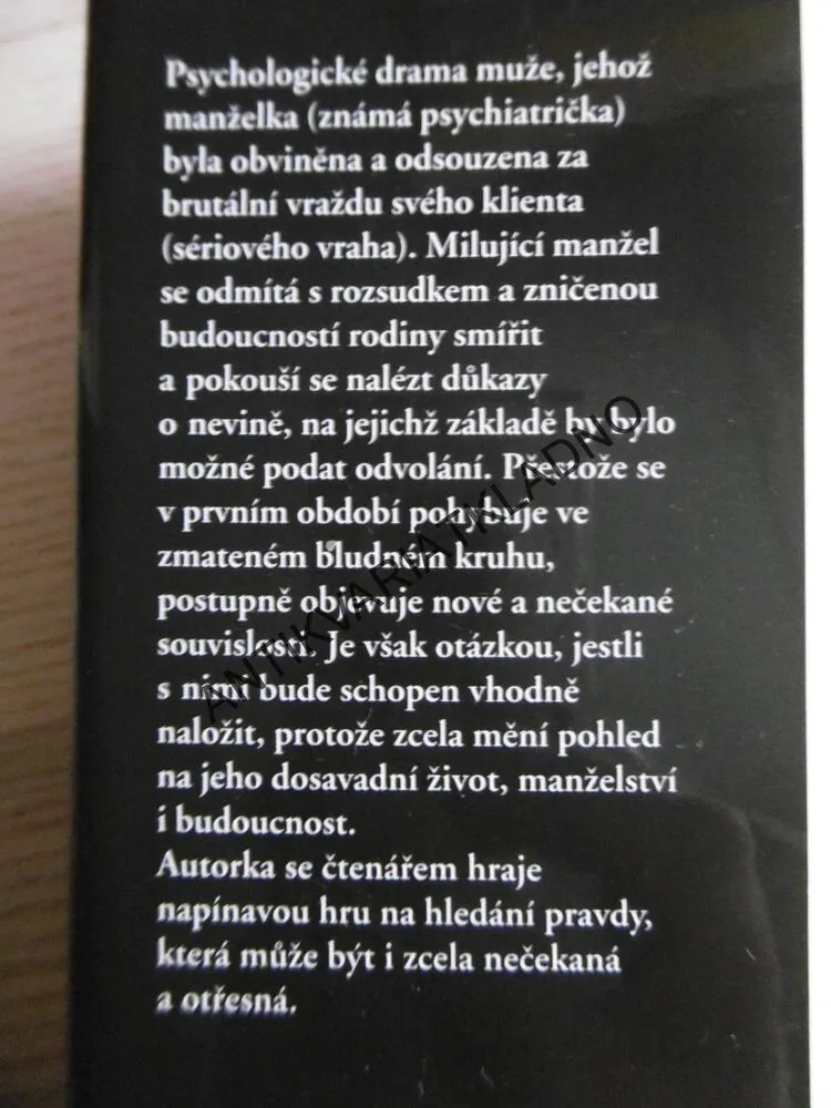 SANCTUM, KORUNNÍ PRINCEZNA ANGLICKÉ DETEKTIVKY, DENISE MINA, **an