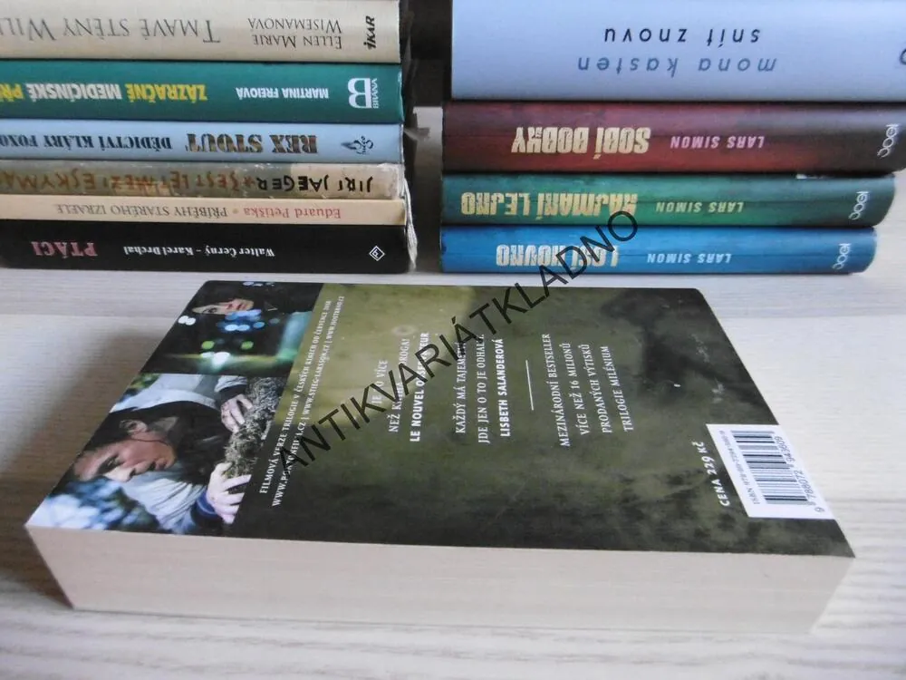 MUŽI, KTEŘÍ NENÁVIDÍ ŽENY, STIEG LARSSON, **an