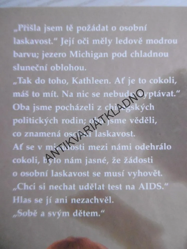 PADLÍ ANDĚLÉ, ANDREW M. GREELEY, **an