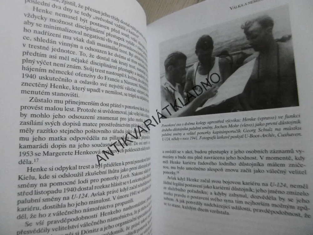 VLK SAMOTÁŘ, TIMOTHY P.MULLIGAN,  **an