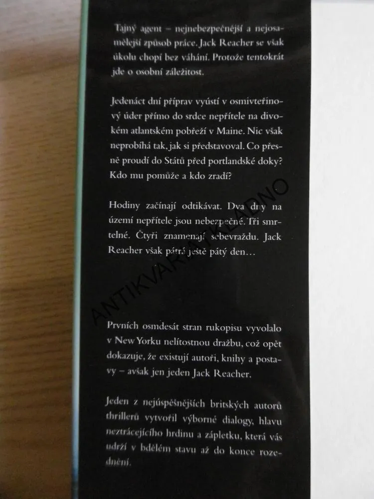 ZÁSAH, LEE CHILD, **an