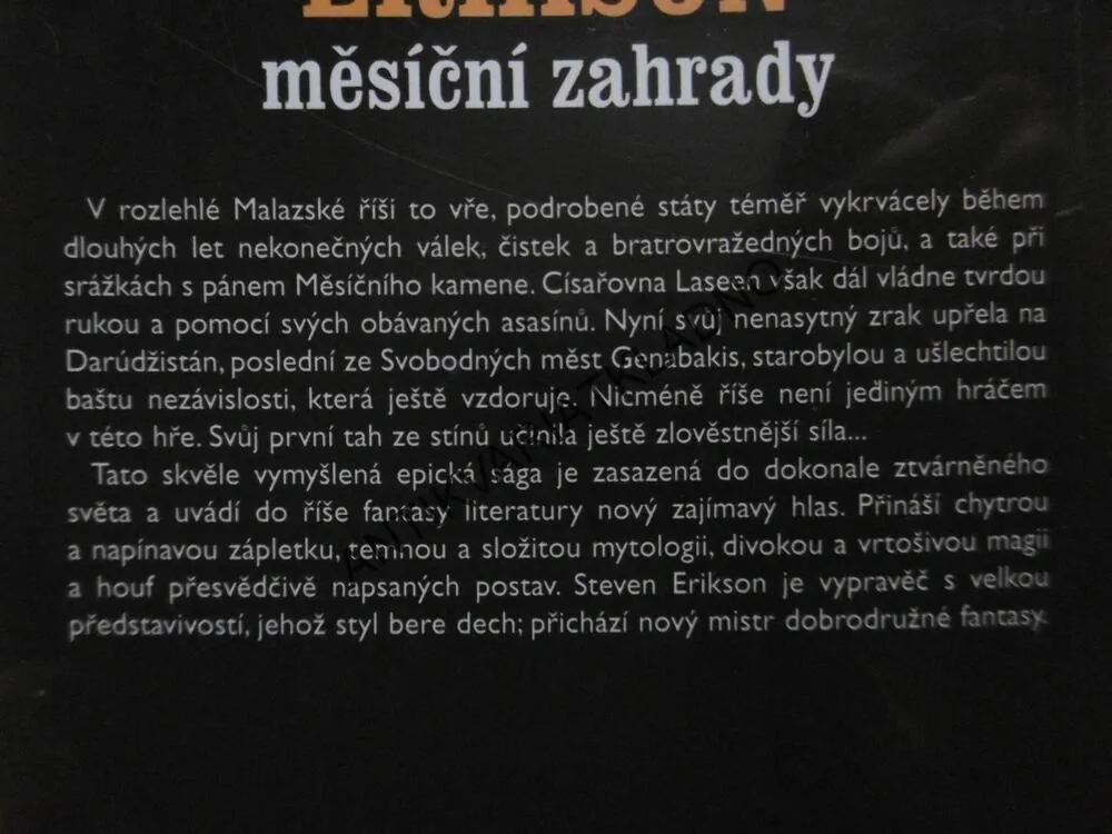 MĚSÍČNÍ ZAHRADY, STEVEN ERIKSON, **an