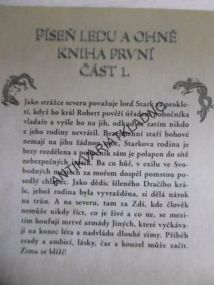 HRA O TRŮNY, KNIHA PRVNÍ, PÍSEŇ LEDU A OHNĚ, GEORGE R.R.MARTIN, **an