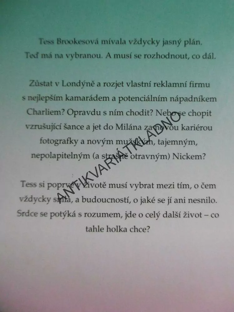 CO TA HOLKA CHCE? LINDSEY KELKOVÁ, **an