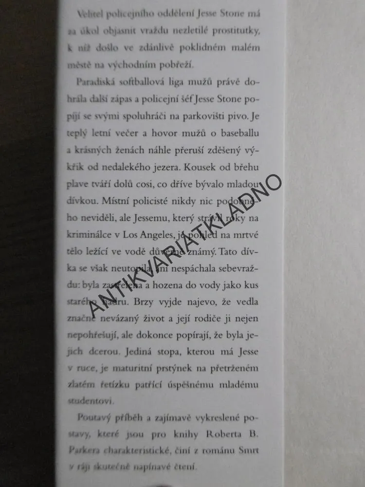SMRT V RÁJI, ROBERT B. PARKER, **an