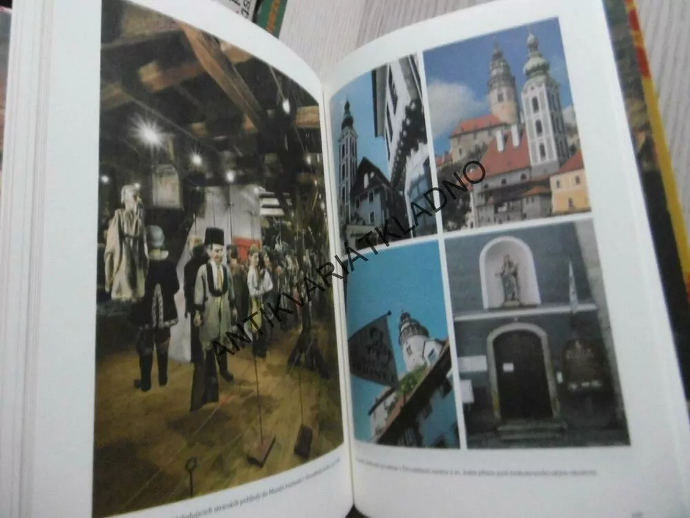 CENTRUM ČESKÝCH LOUTKAŘŮ, NÁRODNÍ DIVADLO MARIONET,, ** an