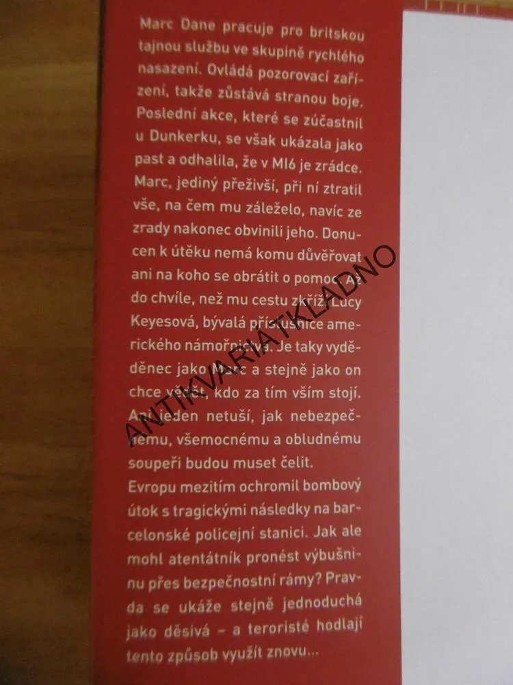 NOMÁD, JAMES SWALLOW, PRO FANOUŠKY ROMÁNU JÁ ,POUTNÍK