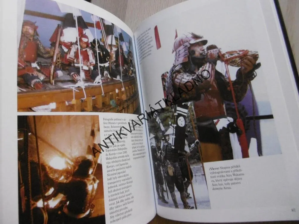 SAMURAJ, ZNOVUZROZENÝ V BAREVNÝCH FOTOGRAFIÍCH, KURE MICUO, GHISLAINE KRUIT, **an