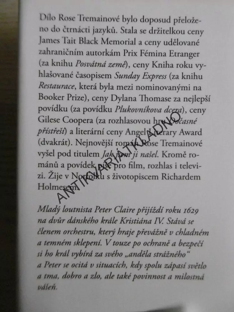 HUDBA A TICHO, ROSE TREMAINOVÁ, **an