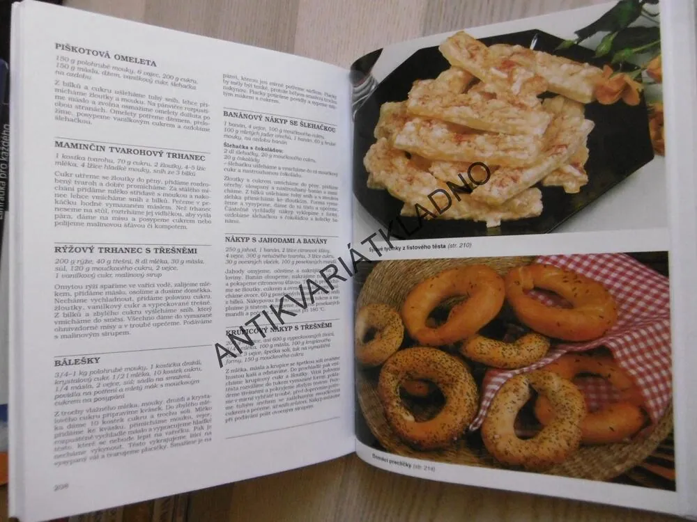 NEJOBLÍBENĚJŠÍ MOUČNÍKY NAŠÍ RODINY, ALENA DOLEŽALOVÁ, **an