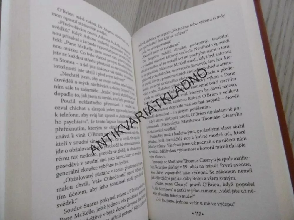 ČTVRTÁ STRANA TROJÚHELNÍKU, ELLERY QUEEN, **an