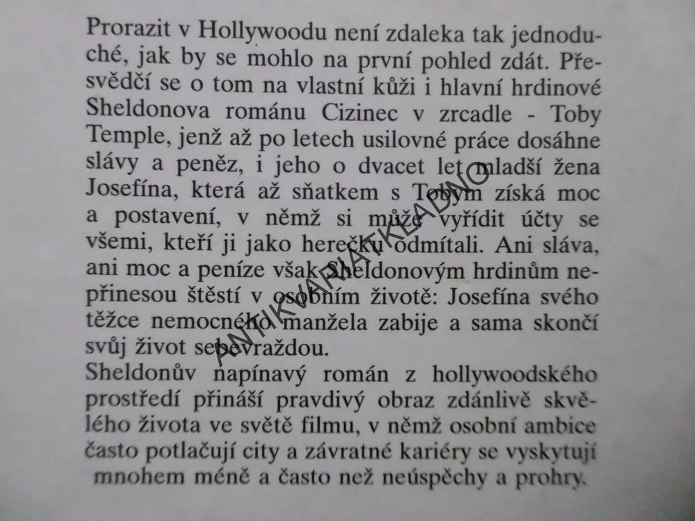 CIZINEC V ZRCADLE, SIDNEY SHELDON, **an