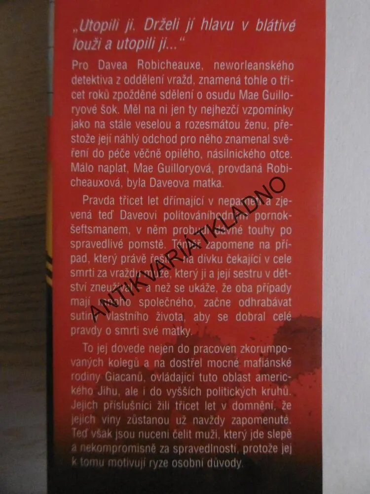 KAT MUSÍ ZEMŘÍT, JAMES LEE BURKE, **an