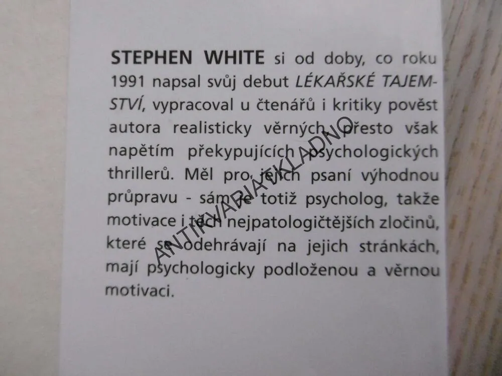 SOUKROMÝ PŘÍPAD, STEPHEN WHITE, **an