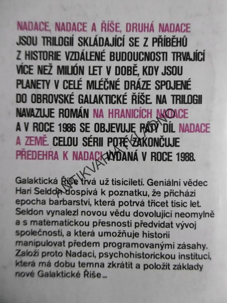 NADACE, ISAAC ASIMOV, **an