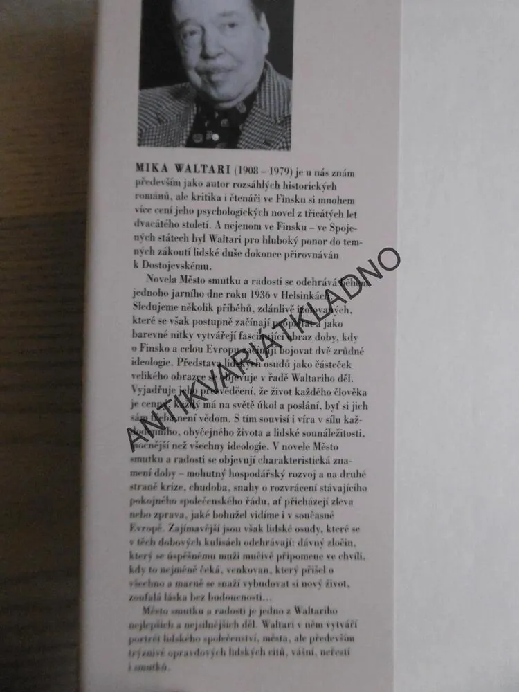 MĚSTO SMUTKU A RADOSTI, MIKA WALTARI, **an