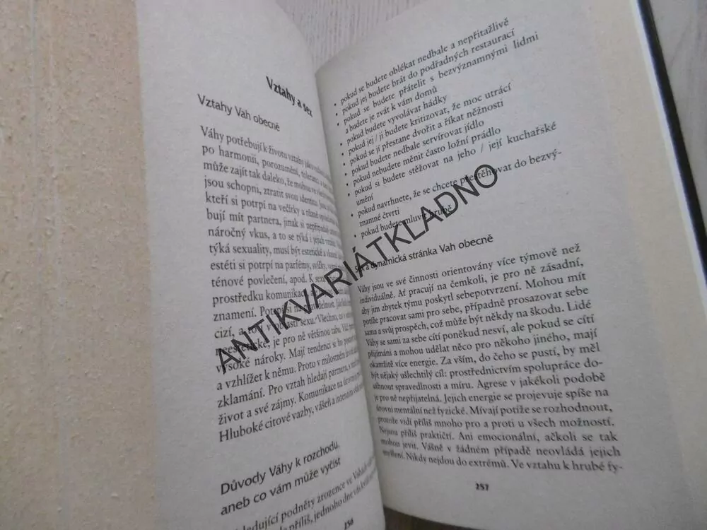 VŠECHNO O 12 ZNAMENÍCH, ANDREA HOMOLOVÁ, **an
