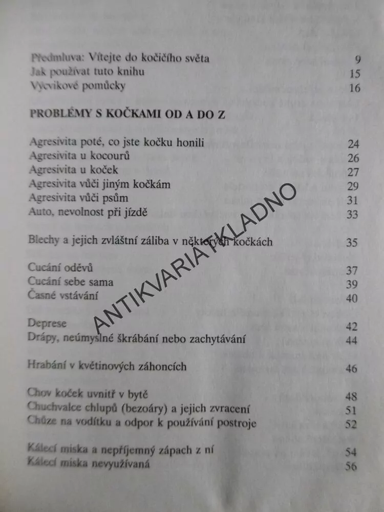 HODNÁ KOČKA, NEMOŽNÉ CHOVÁNÍ, ALICE RHEAOVÁ, **an