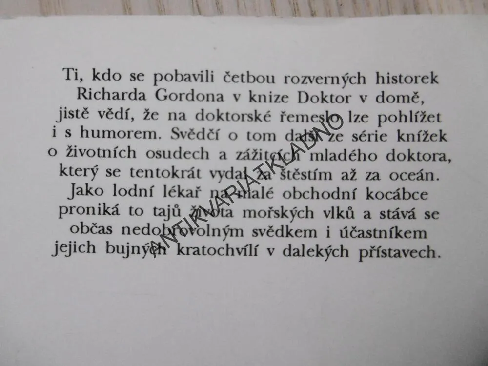 DOKTOR NA MOŘI, RICHARD GORDON, **an