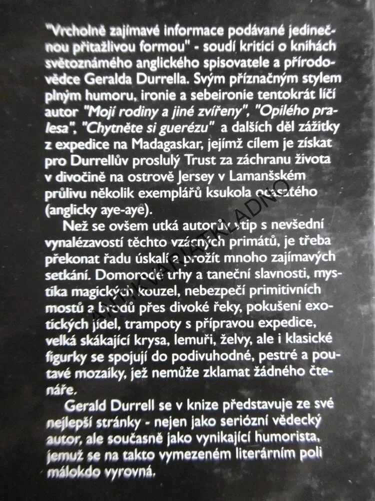 AYE-AYE A JÁ, GERALD DURRELL, **an