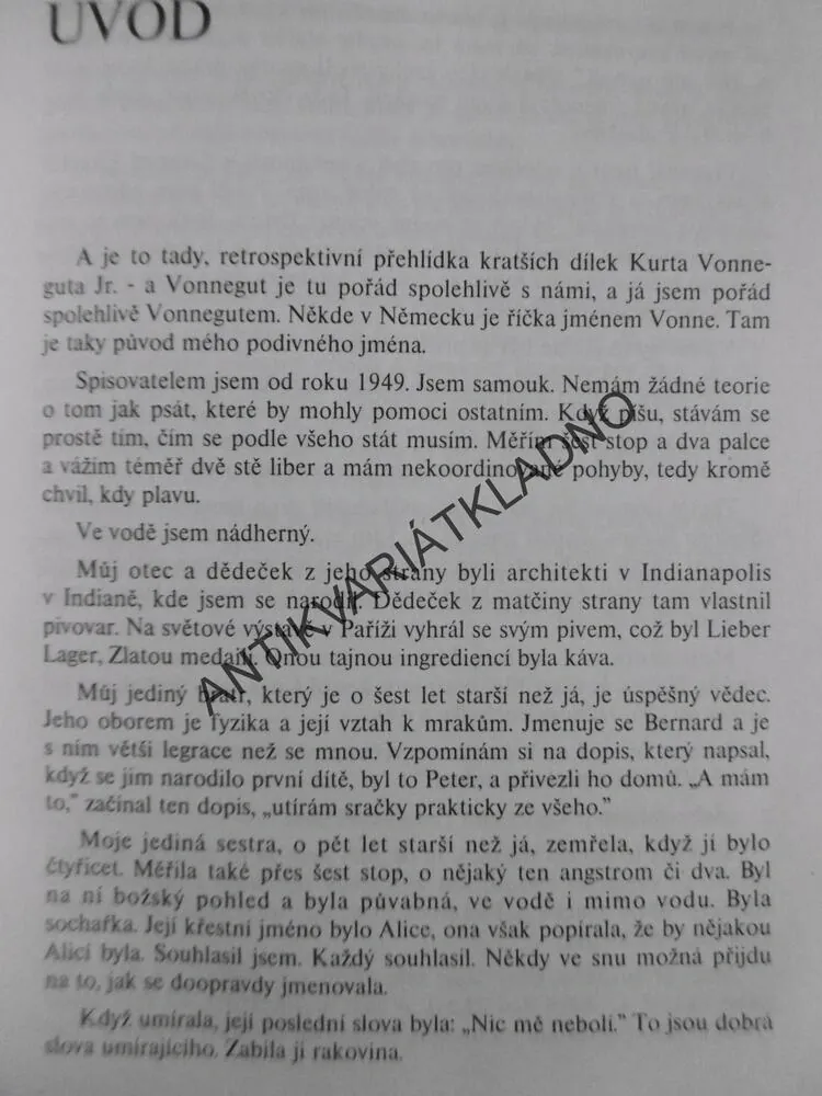 VÍTEJTE V OPIČÁRNĚ, KURT VONNEGUT JR., **an