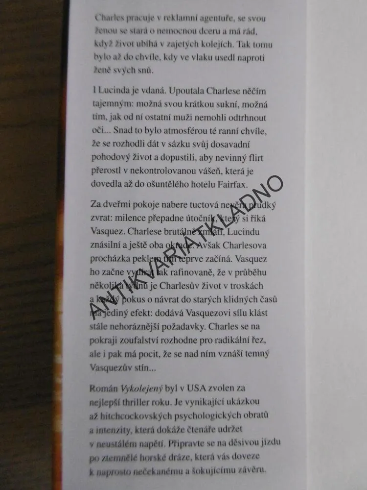 VYKOLEJENÝ, JAMES SIEGEL, **an