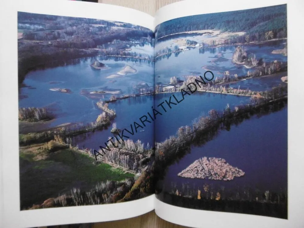 WATER IN LANDSCAPE, ANGLICKY, **an