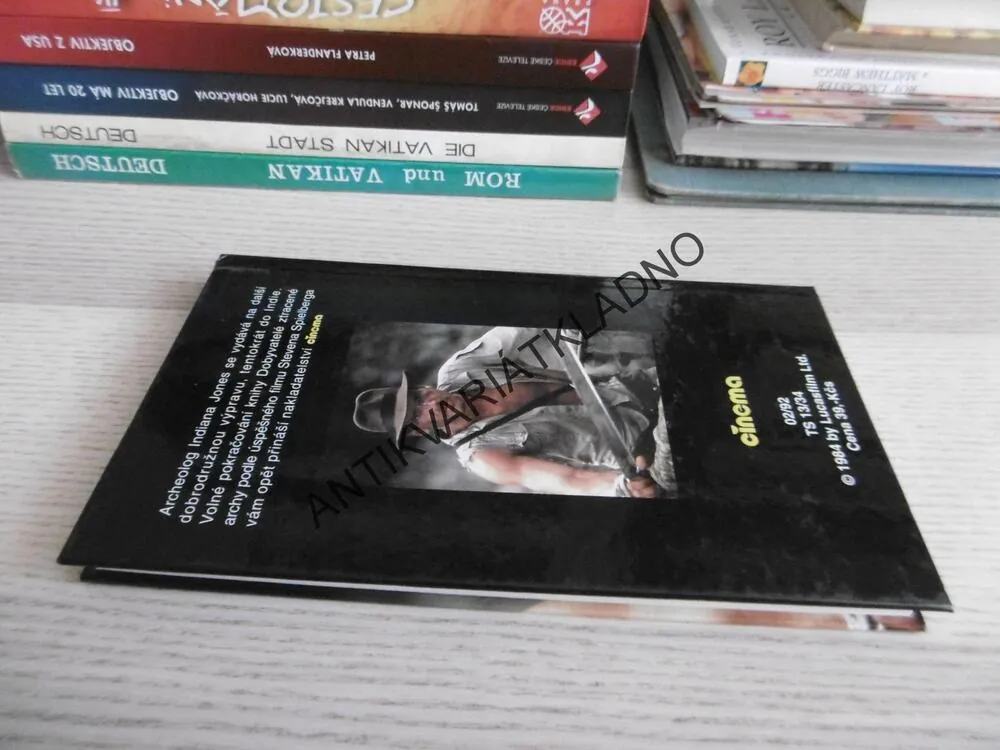 INDIANA JONES A CHRÁM ZKÁZY, JAMES KAHN, **an
