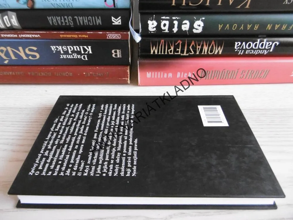 KAPSA PLNÁ ŽITA, AGATHA CHRISTIE, **an