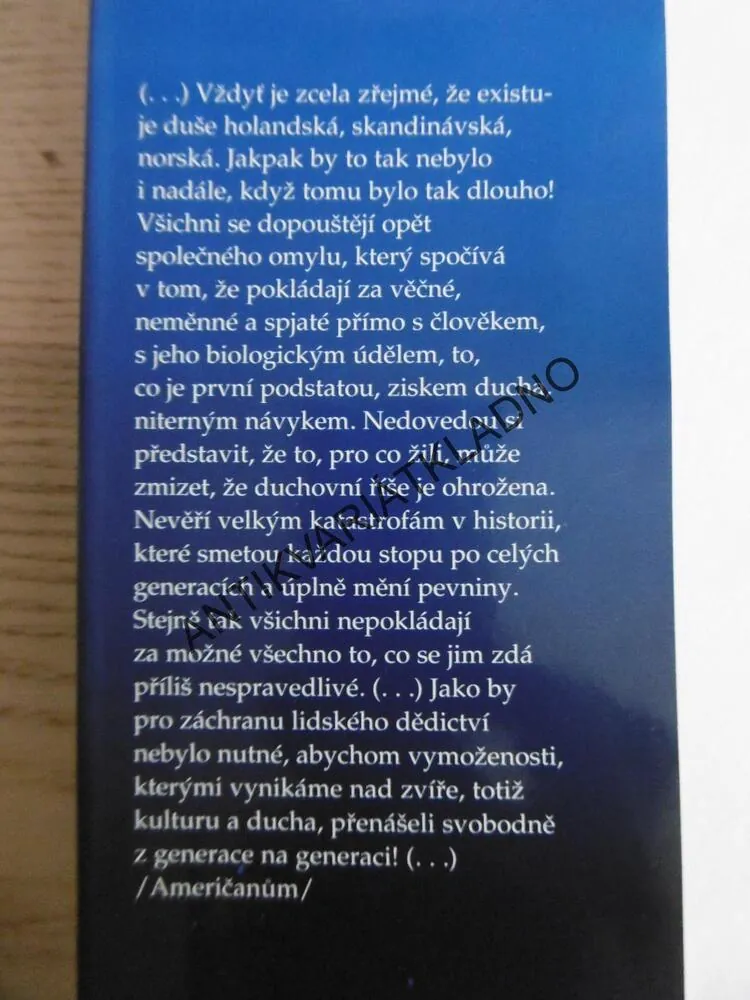 VÁLEČNÉ ZÁPISY, ANTOINE DE SAINT-EXUPÉRY, **an