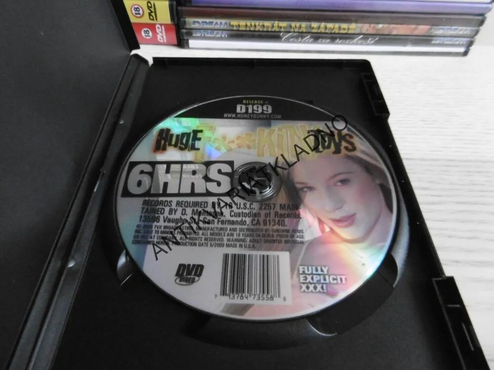 HUGE F**KIN´TOYS, 6 HOD., DVD FILM