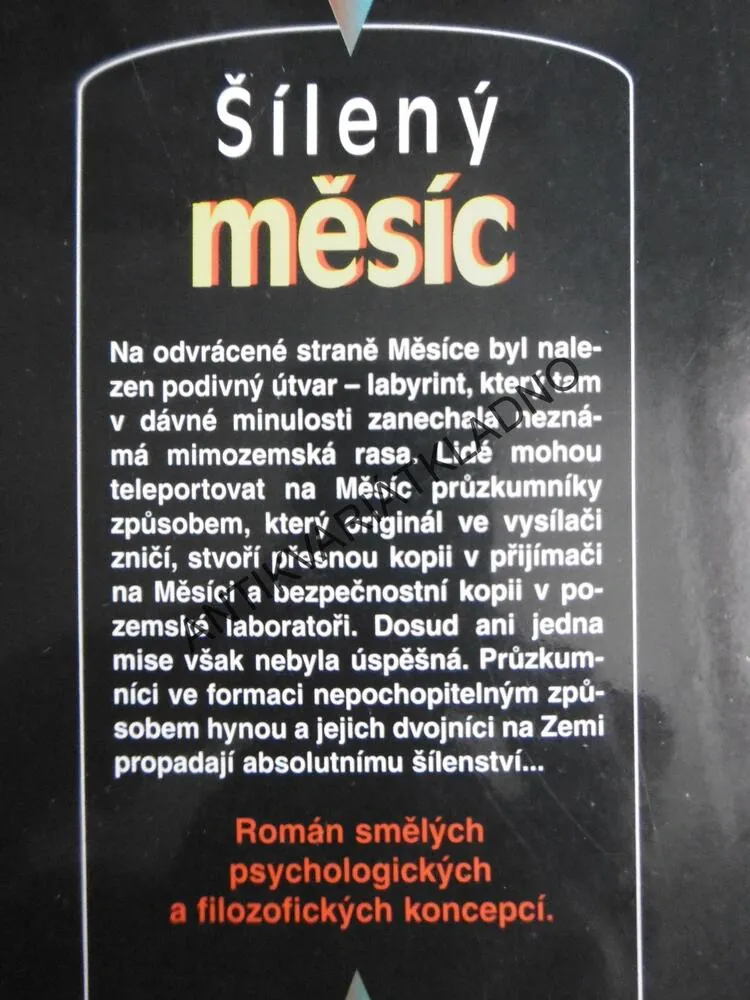 ŠÍLENÝ MĚSÍC, ALGIS BUDRYS, **an