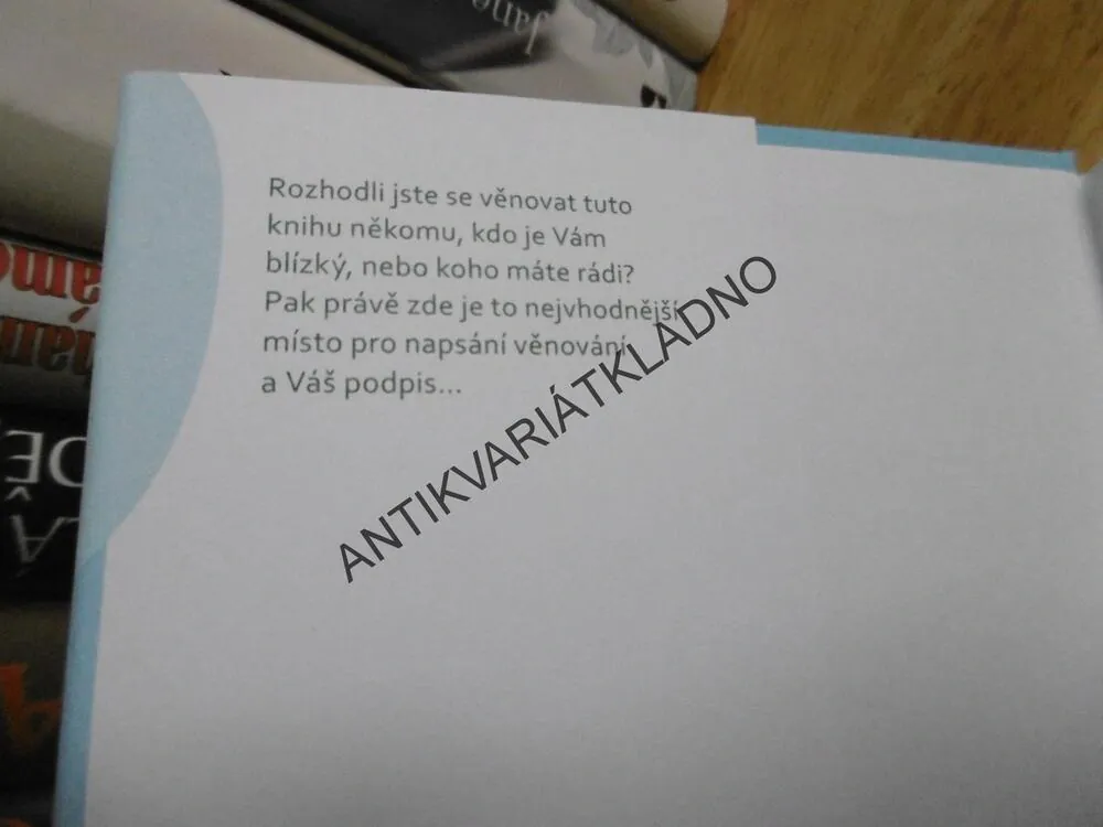 KDE JE TA HOLKA? ALEXANDRA POTTER, **an