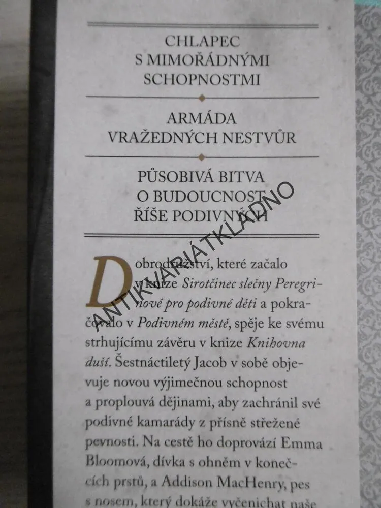 SIROTČINEC SLEČNY PEREGRINOVÉ, KNIHOVNA DUŠÍ, RANSOM RIGGS, **an