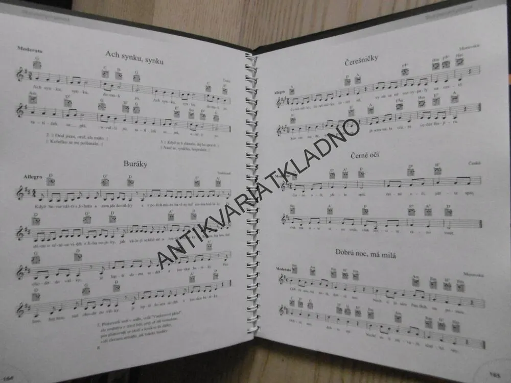 KYTAROVÉ AKORDY, ONDŘEJ JIRÁSEK, VRATISLAV ZOCHR, **an